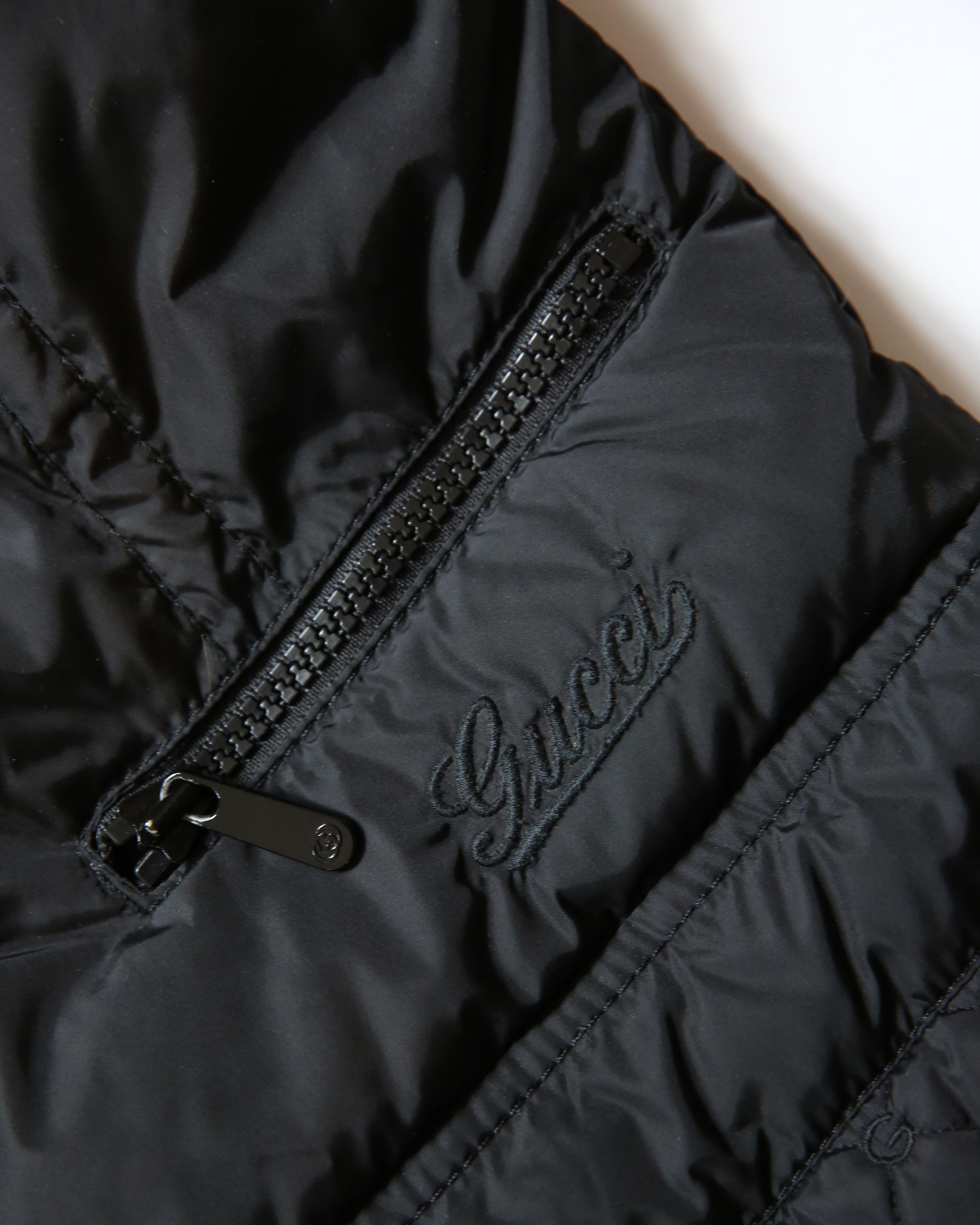 Gucci negro puffer bomber plumón corto desmontable cuello de piel de zorro chaqueta de esquí abrigo en venta 9
