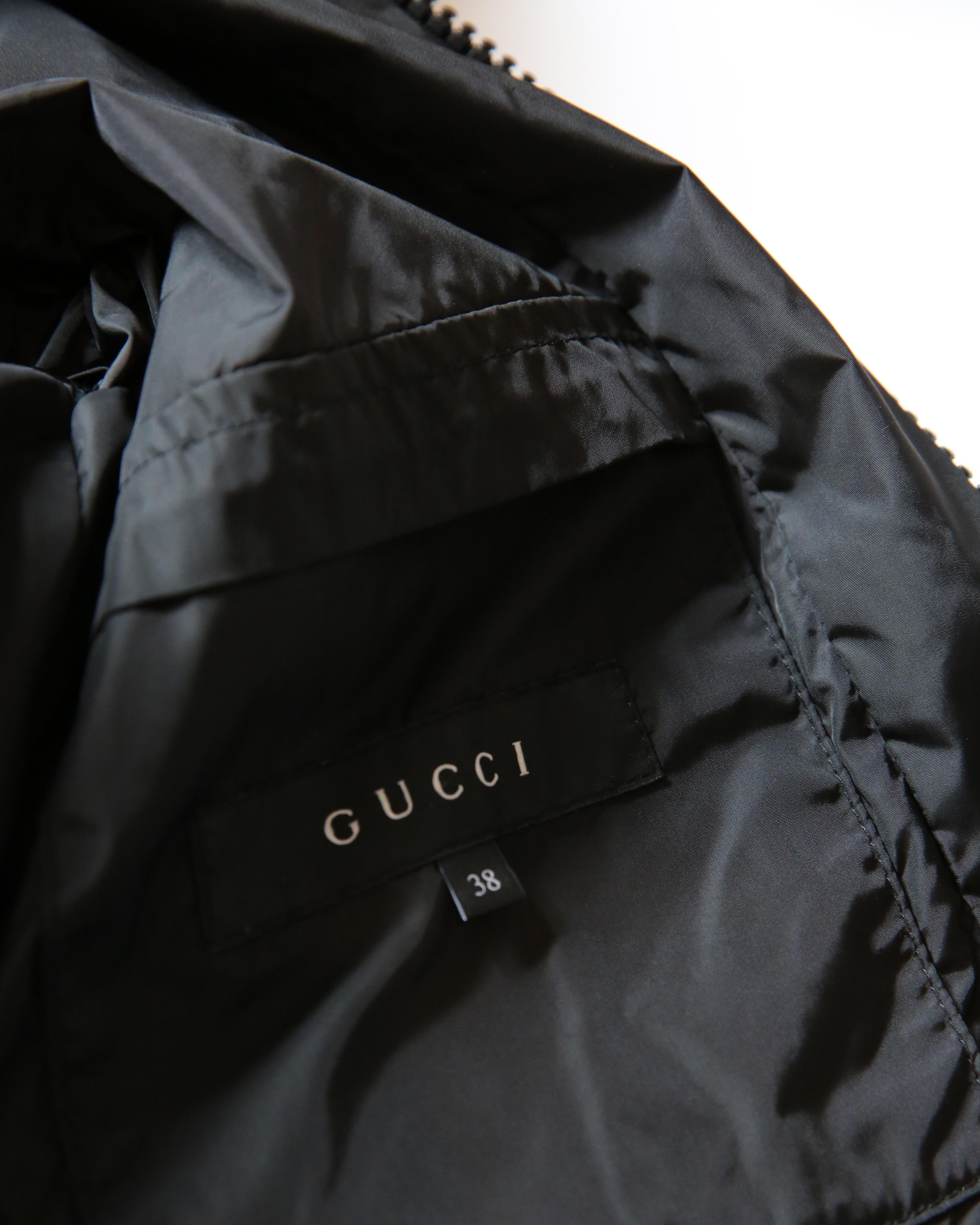 Gucci negro puffer bomber plumón corto desmontable cuello de piel de zorro chaqueta de esquí abrigo en venta 10