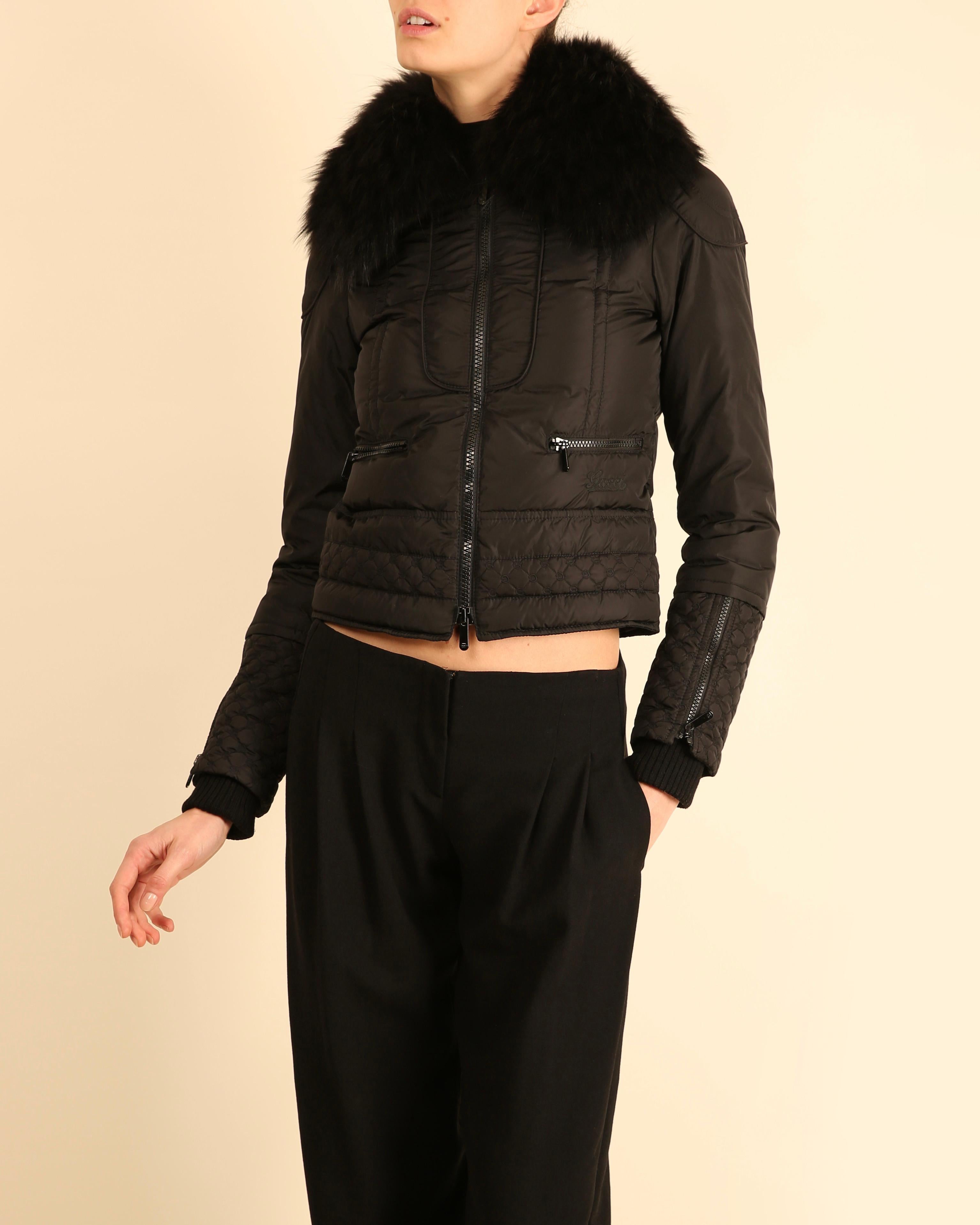 Gucci black puffer bomber down short detachable fox fur collar ski jacket coat  In Excellent Condition For Sale In Paris, FR