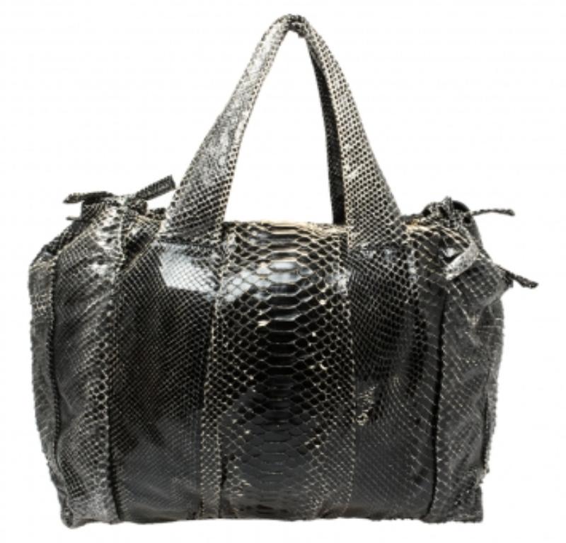 Gucci Black Python Large Hysteria Tote In Good Condition For Sale In Dubai, Al Qouz 2