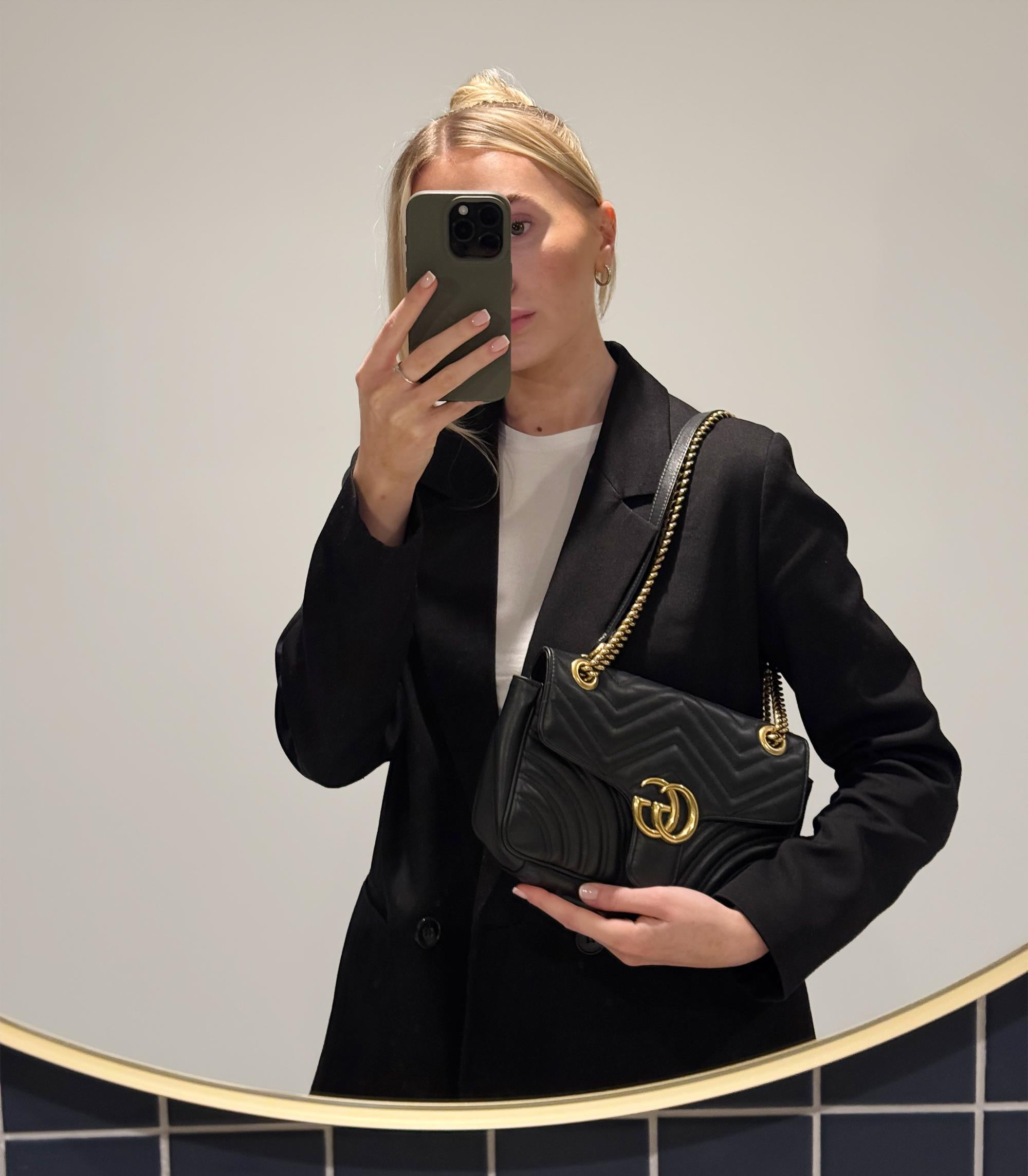 Gucci Black Quilted Calfskin Leather Medium GG Marmont

Product Details
Xupes Ref: HB5817
Brand: Gucci
Model: Medium GG Marmont
Type: Shoulder, Crossbody
Serial Number: 443497 520931
Age: 2023
RRP: £2,070
Accompanied By: Control Tag, Care Booklet,