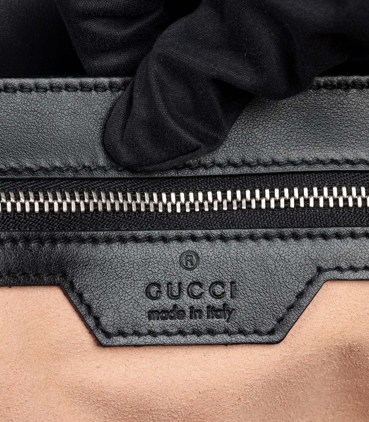 Gucci Noir Cuir de veau matelassé Moyen GG Marmont en vente 3