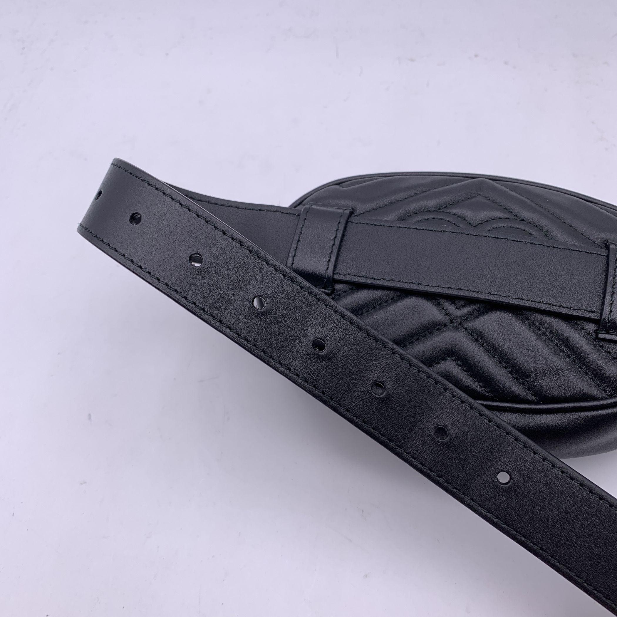 Gucci Schwarze gesteppte Marmont GG Gürteltasche aus Leder mit Gürteltasche Größe 65/26 1