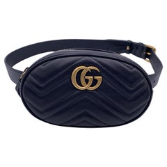 Gucci Schwarze gesteppte Marmont GG Gürteltasche aus Leder mit Gürteltasche Größe 85/34