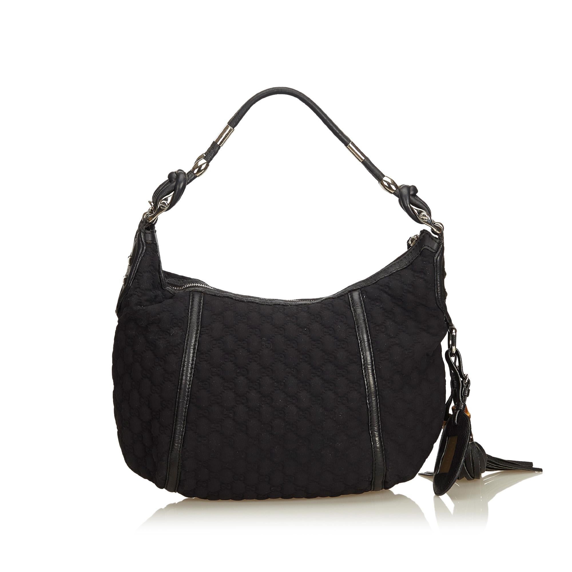 Gucci Black Quilted Nylon Techno Hobo Bag In Good Condition For Sale In Orlando, FL