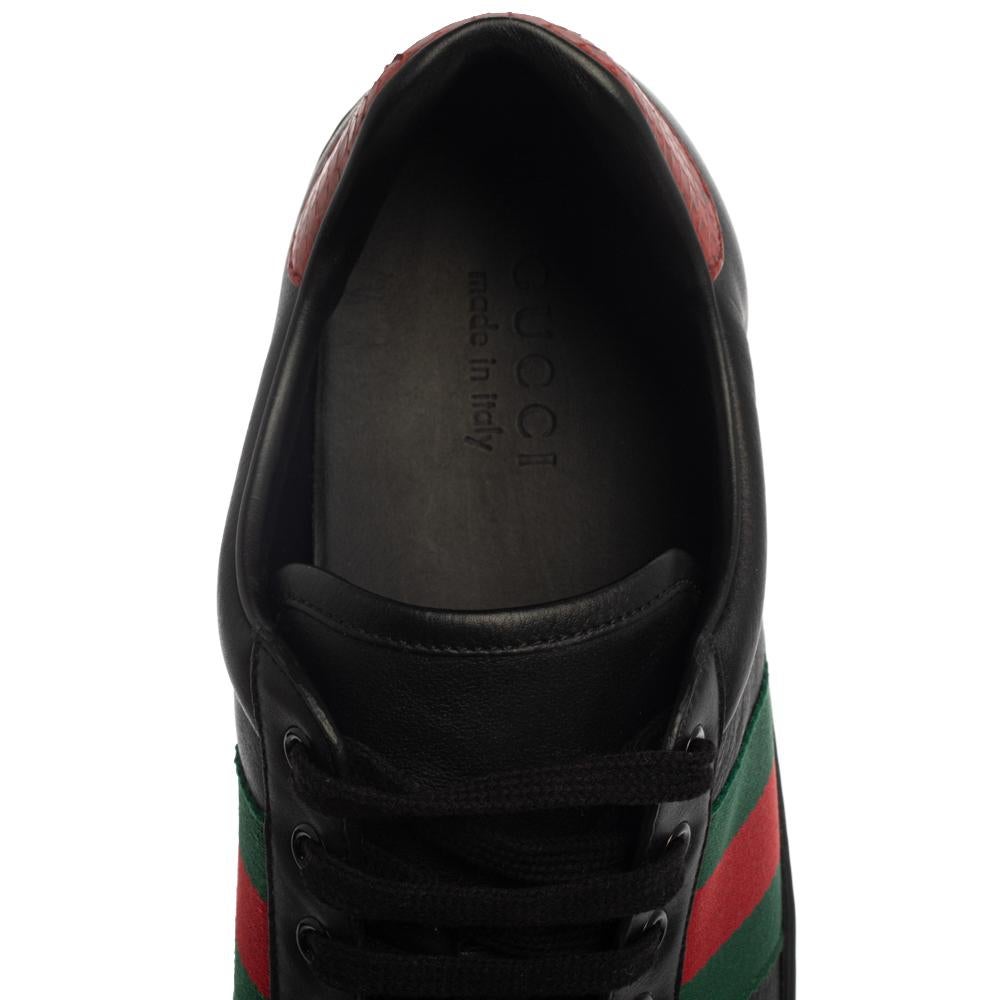 Gucci Black/Red Leather Ace Web Low Top Sneakers Size 43 In Good Condition In Dubai, Al Qouz 2