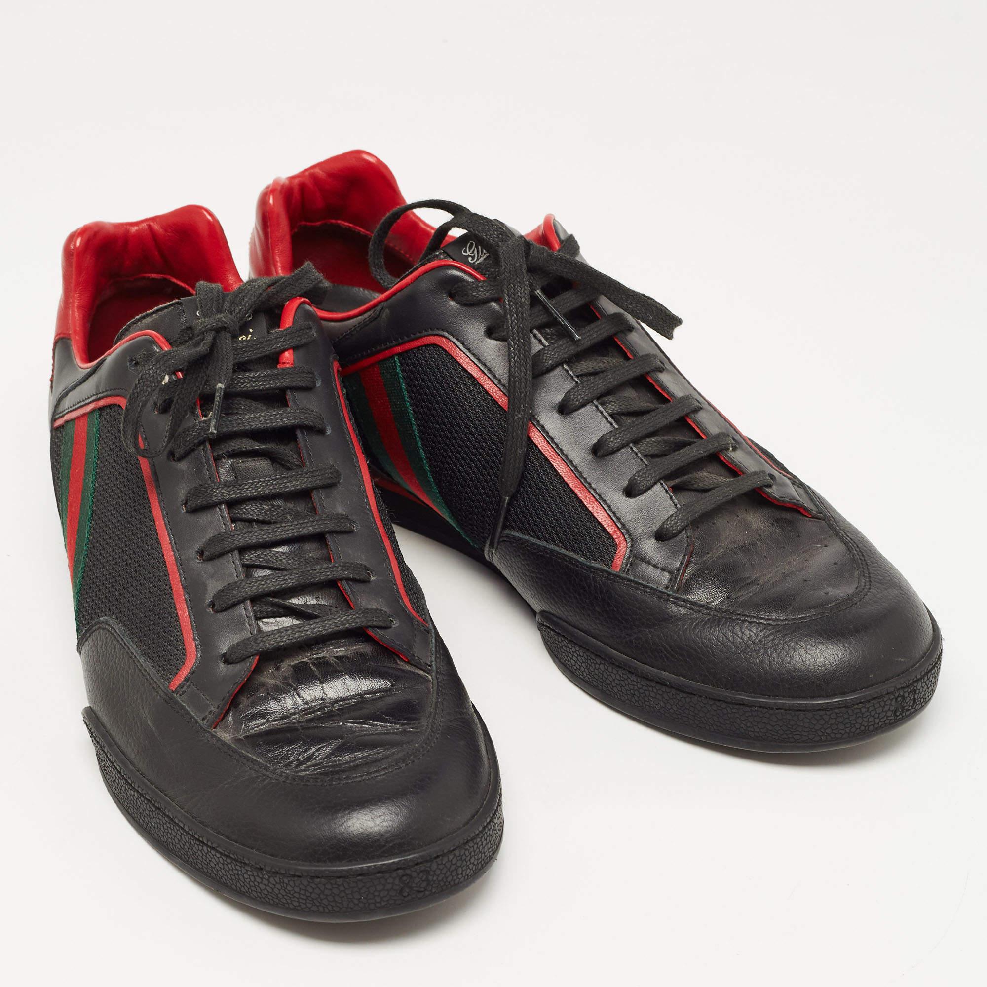 Gucci Black/Red Leather and Mesh Vintage Tennis Sneakers Size 43.5 In Good Condition For Sale In Dubai, Al Qouz 2