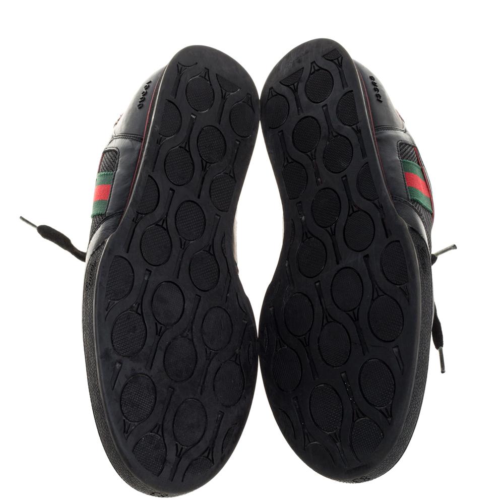 Gucci Schwarz/Rot Mesh Stoff Vintage Tennis Web Low Top Turnschuhe Größe 45 im Zustand „Relativ gut“ in Dubai, Al Qouz 2
