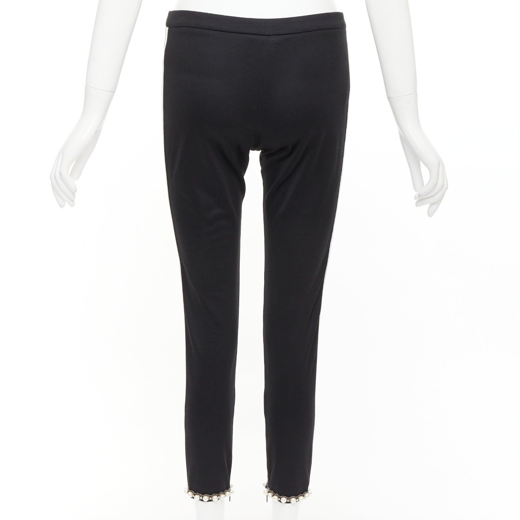 Gucci - Pantalon de jogging noir rouge à ourlet orné de perles et à bordures en toile S Pour femmes en vente