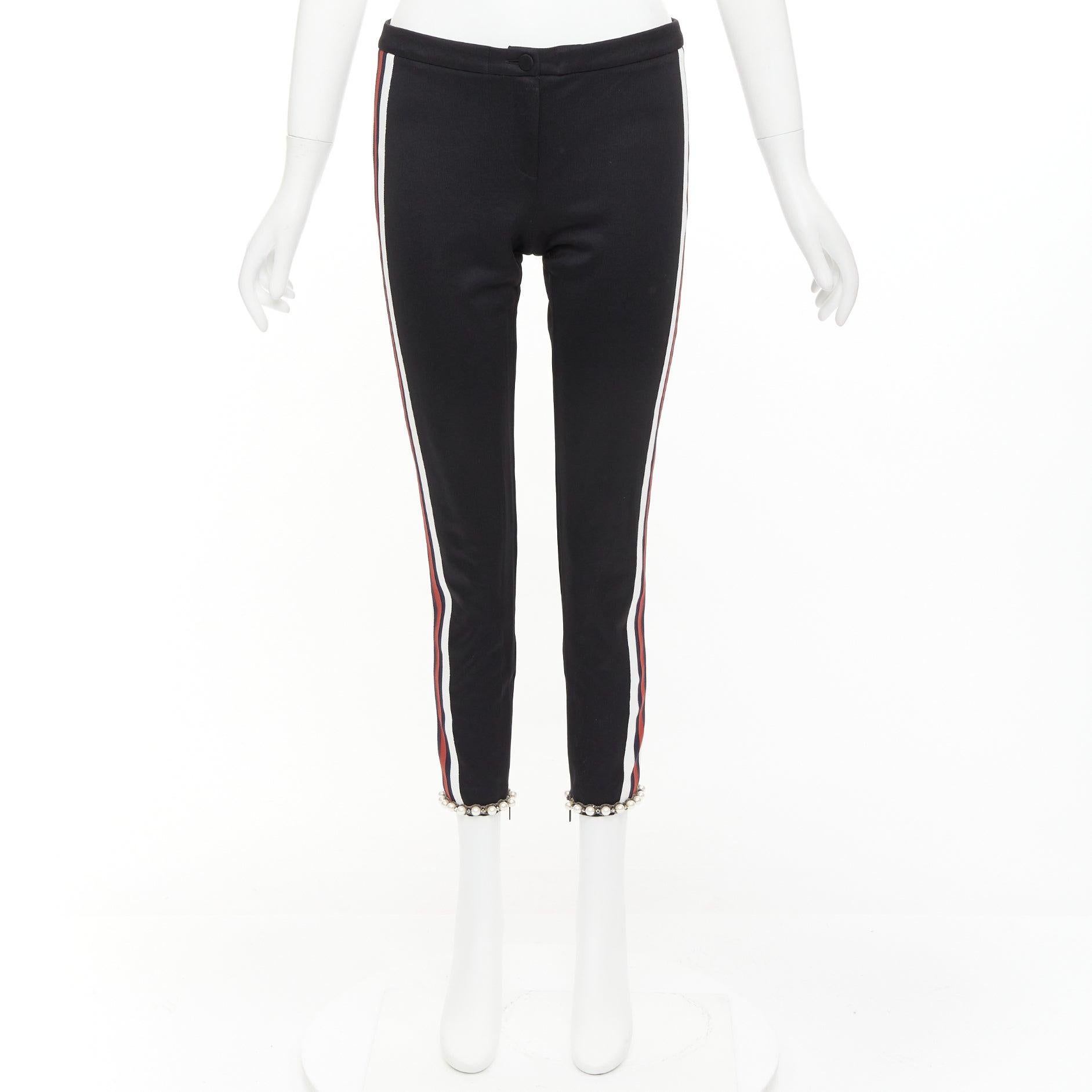 Gucci - Pantalon de jogging noir rouge à ourlet orné de perles et à bordures en toile S en vente 4