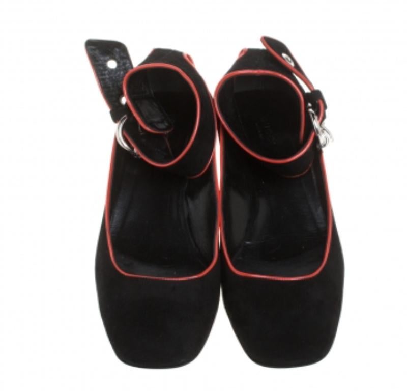 Gucci Black/Red Suede And Patent Leather Square-Toe Sandals Size 39 In Good Condition For Sale In Dubai, Al Qouz 2