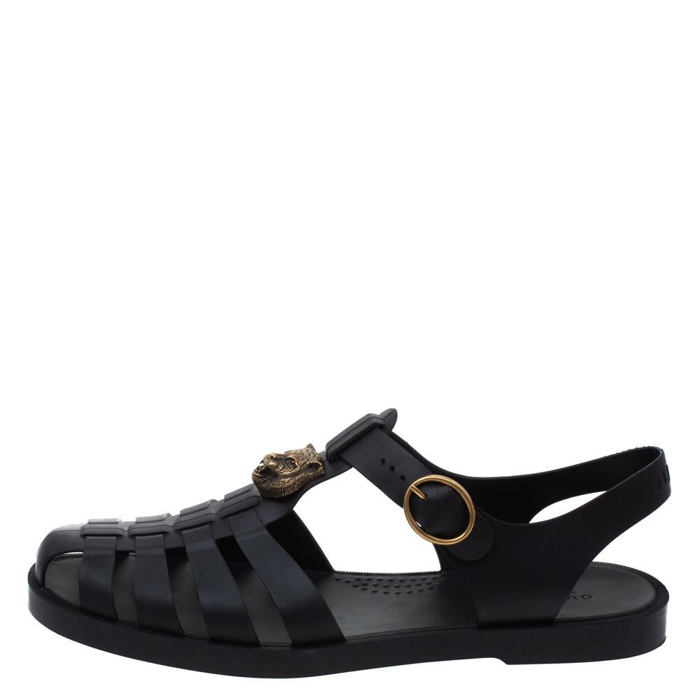 Gucci Black Rubber Buckle Strap Sandals Size 45 In New Condition In Dubai, Al Qouz 2