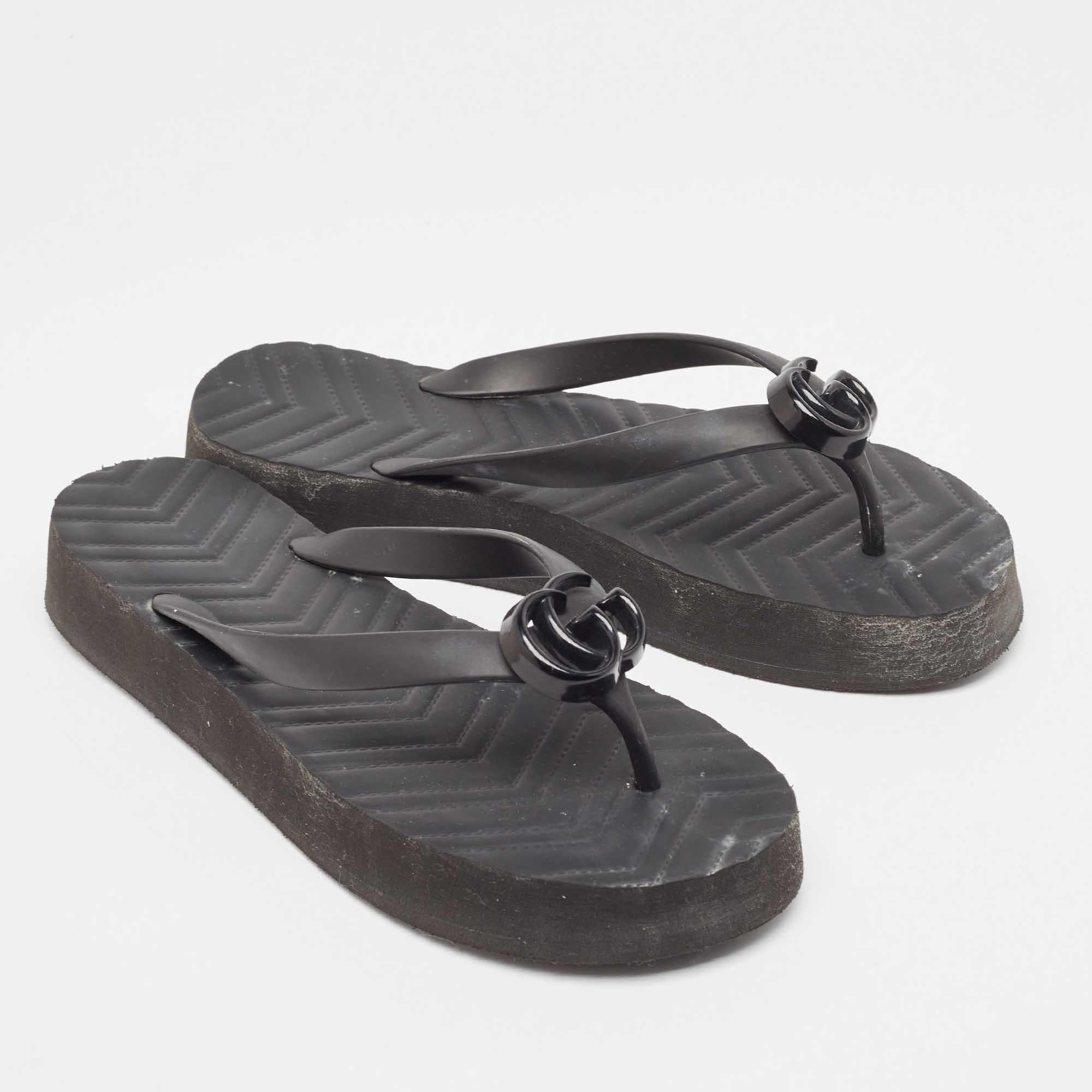 Women's Gucci Black Rubber GG Chevron Thong Platform Slides Size 39