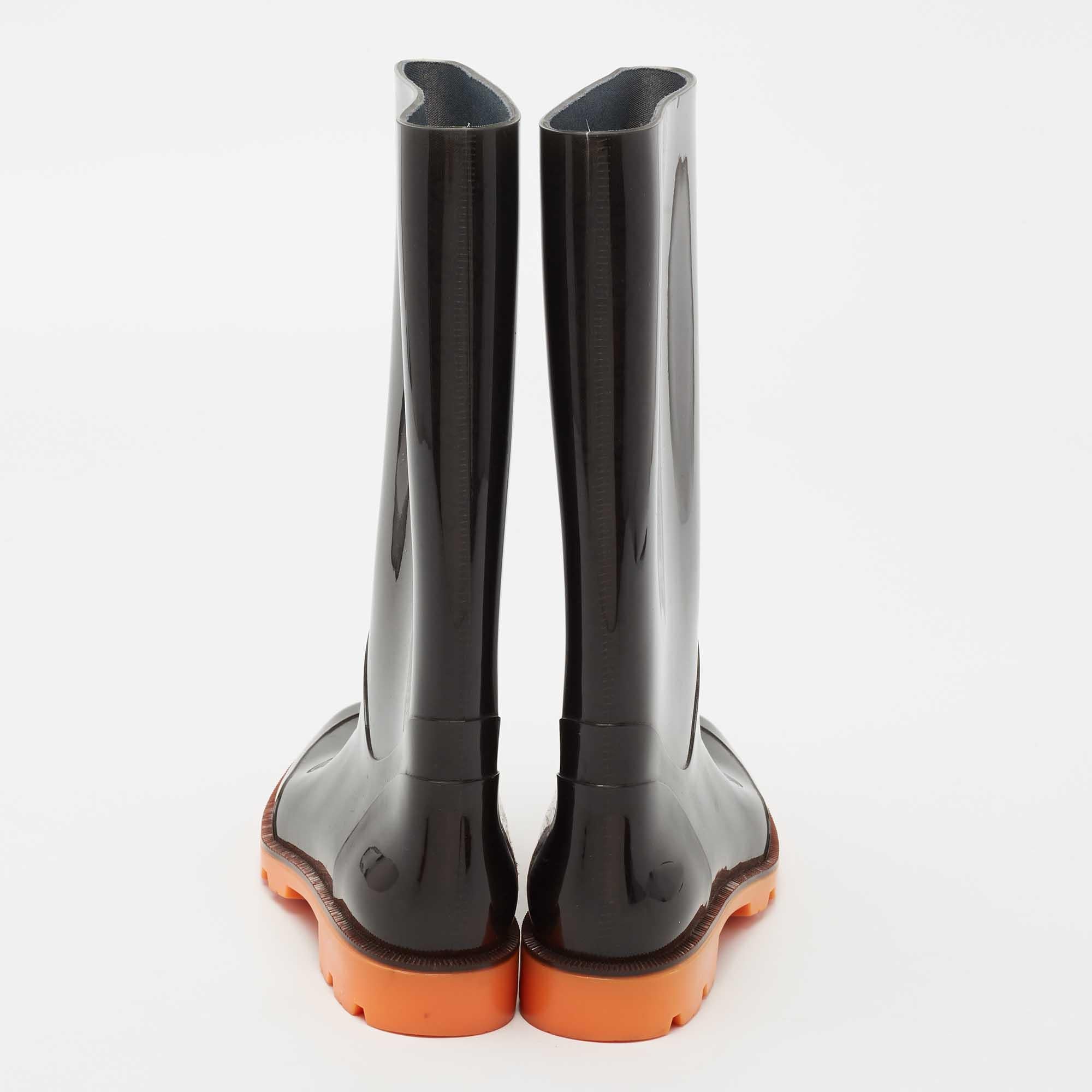 Gucci Black Rubber Rain Boots Size 37 In Good Condition In Dubai, Al Qouz 2