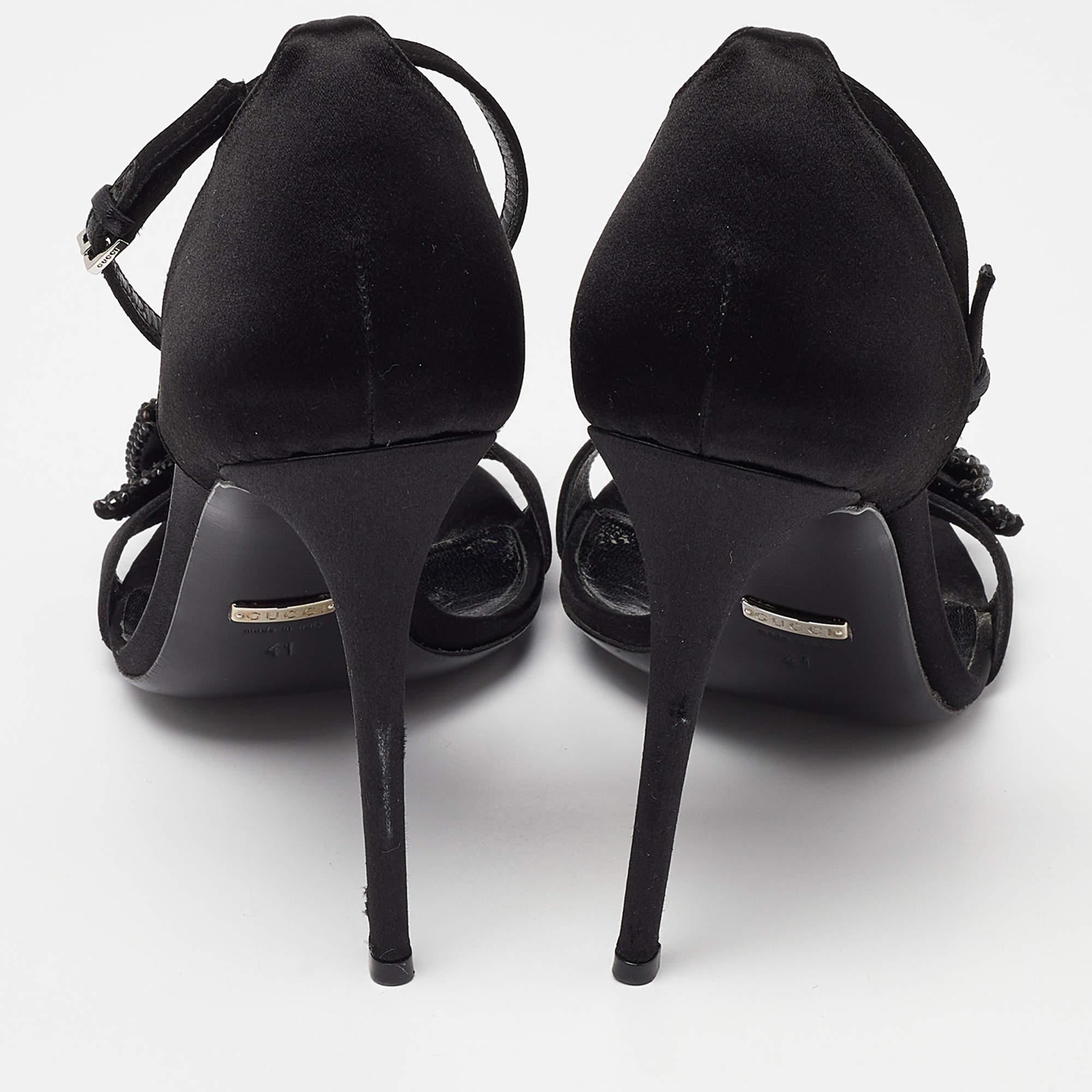 Gucci Satén Negro Cristal Embellished Bow Open Toe Ankle Strap Sandals Size 41 en venta 1