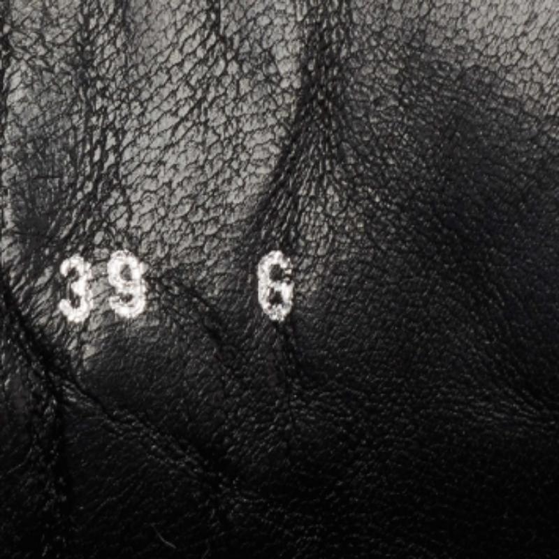 Coda-Turnschuhe aus schwarzem Satin mit Kristallverzierung von Gucci, Größe 39 im Angebot 4