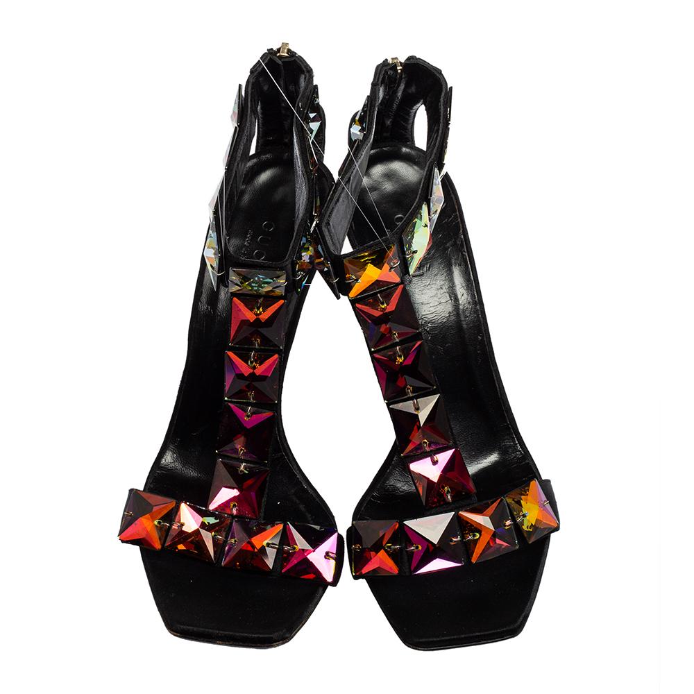 Gucci Black Satin Embellished T-Strap Sandals Size 37 In Good Condition In Dubai, Al Qouz 2