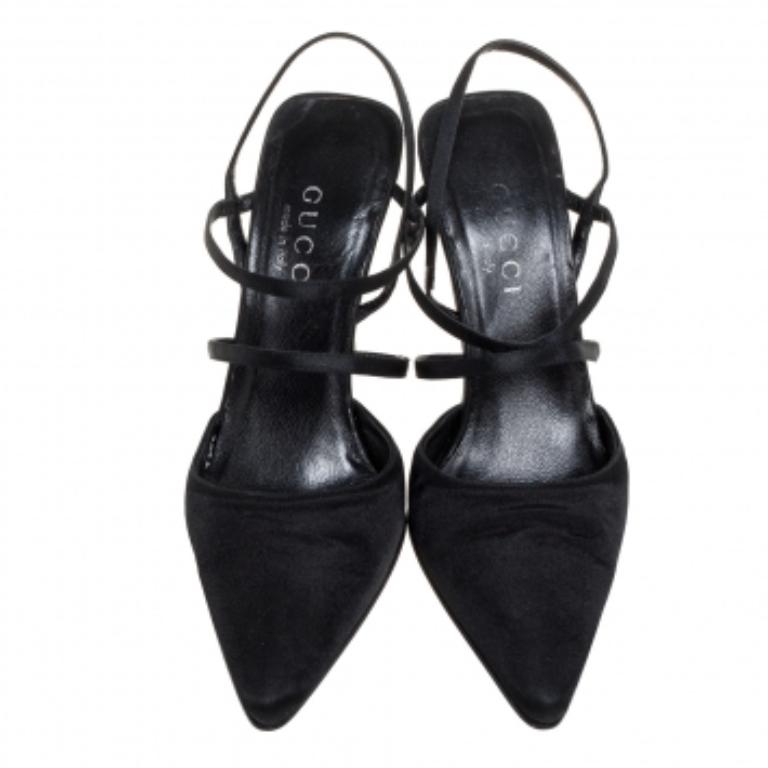 Gucci Black Satin Strappy Pointed Toe Sandals Size 35.5 In Fair Condition For Sale In Dubai, Al Qouz 2