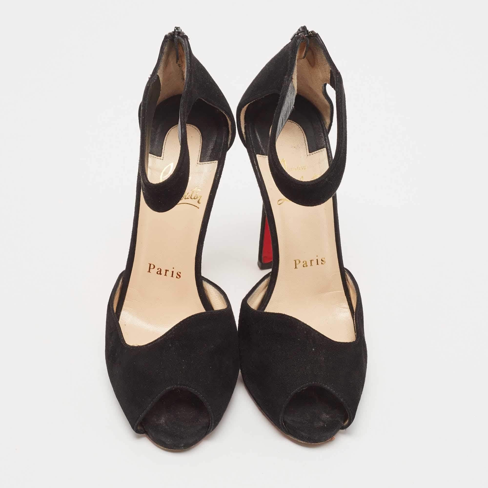 Sandales compensées noires à paillettes à la cheville Gucci, taille 36 Bon état - En vente à Dubai, Al Qouz 2