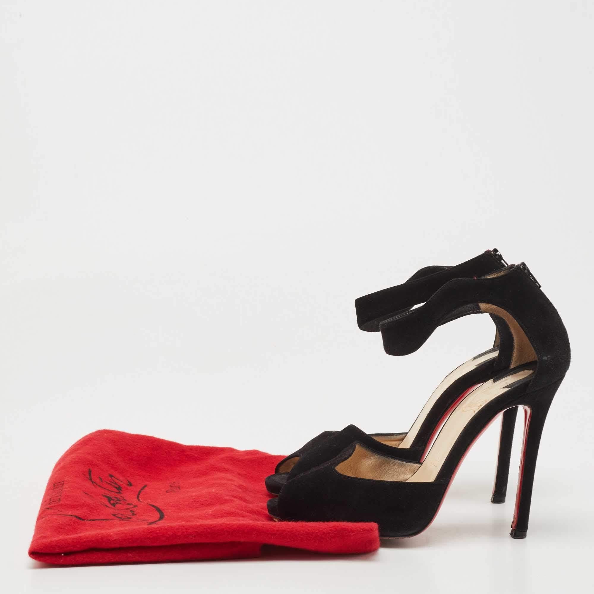 Sandales compensées noires à paillettes à la cheville Gucci, taille 36 en vente 3