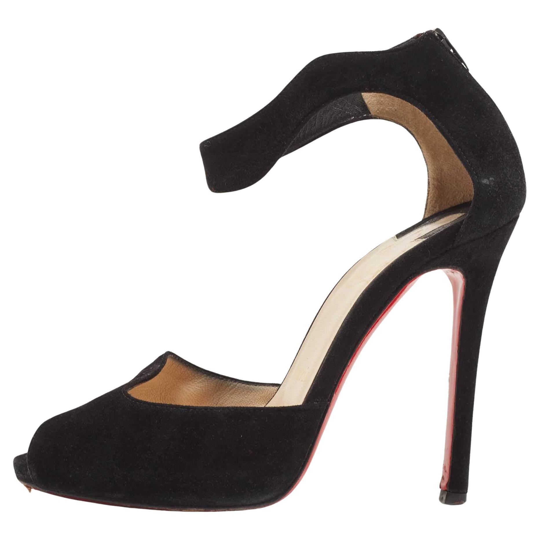 Sandales compensées noires à paillettes à la cheville Gucci, taille 36 en vente