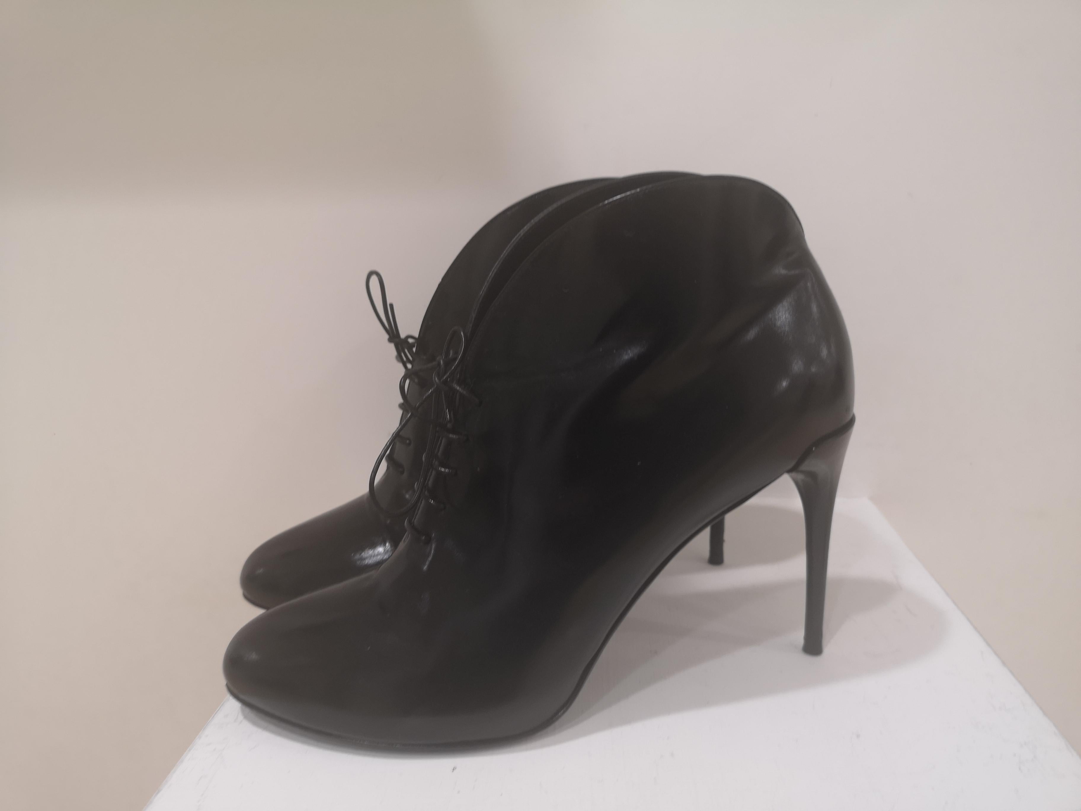 Women's Gucci Black shoes  For Sale