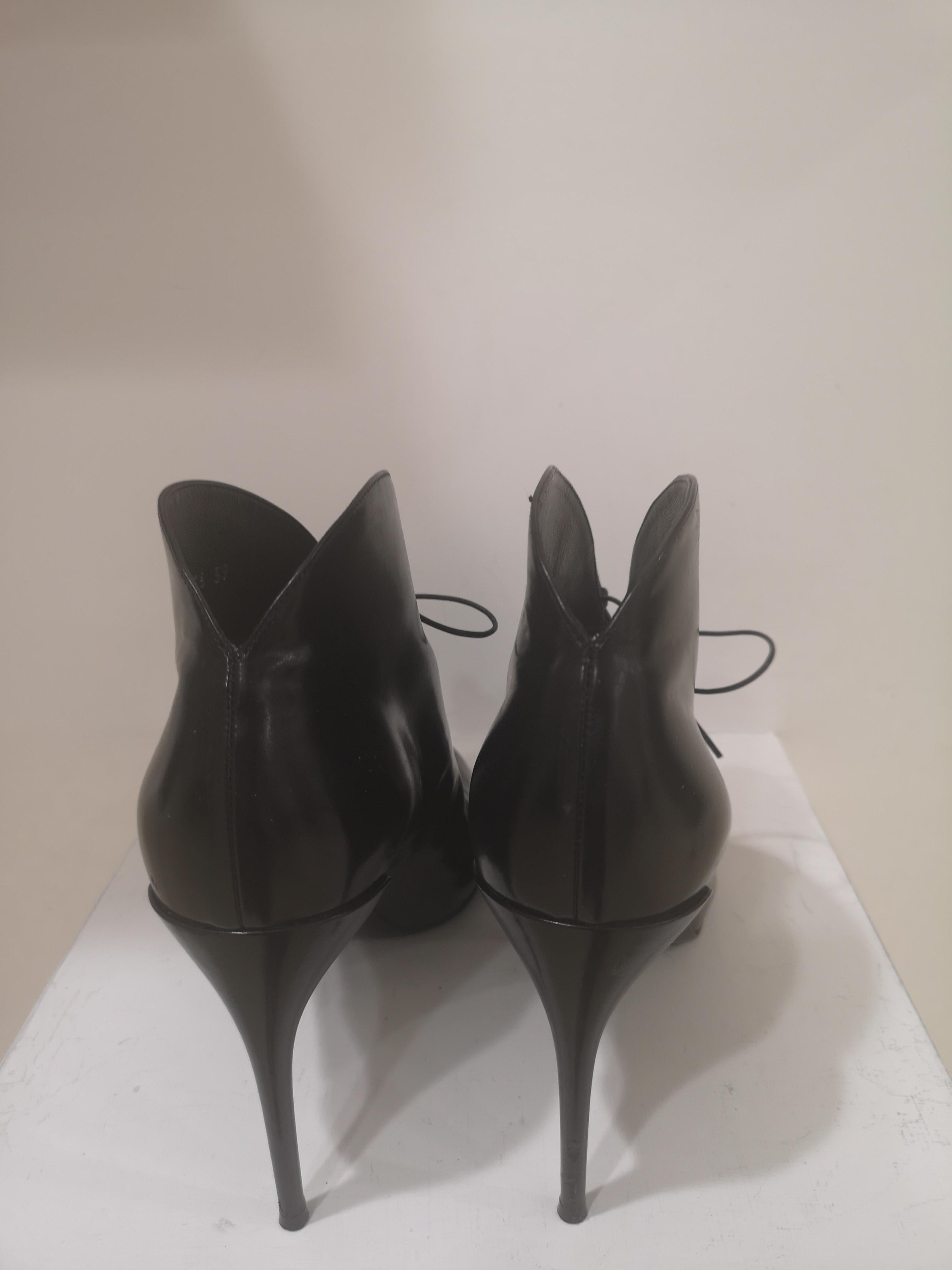 Gucci Black shoes For Sale 2