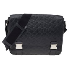 Gucci Black Signature Leather Flap Messenger Bag
