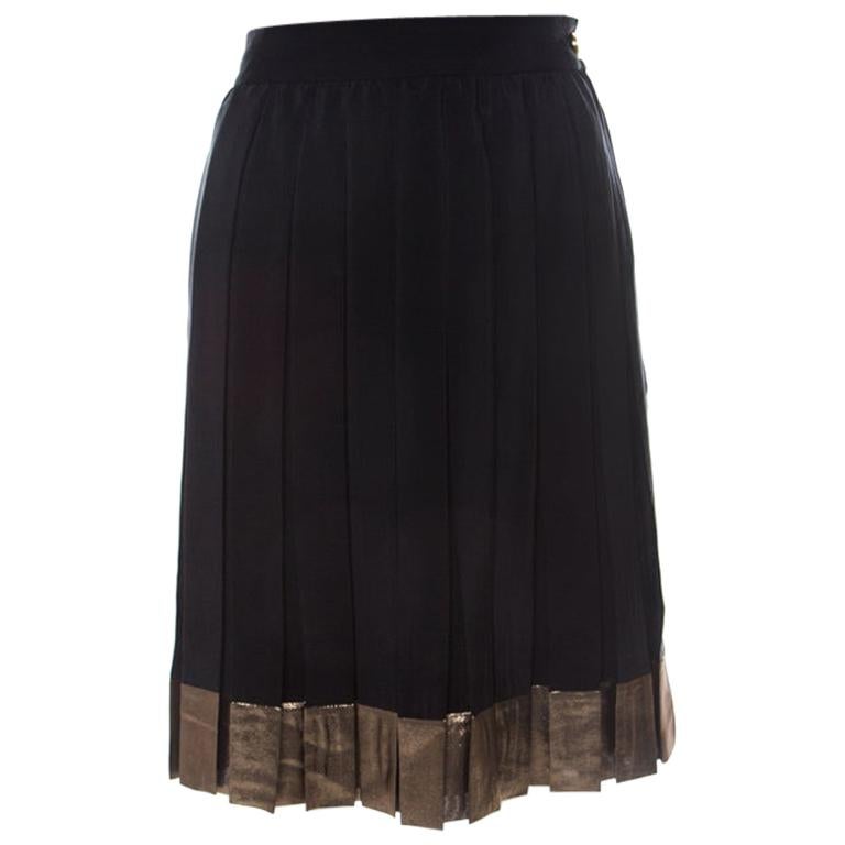 Gucci Black Silk Gold hem Detail Pleated Skirt M For Sale at 1stDibs