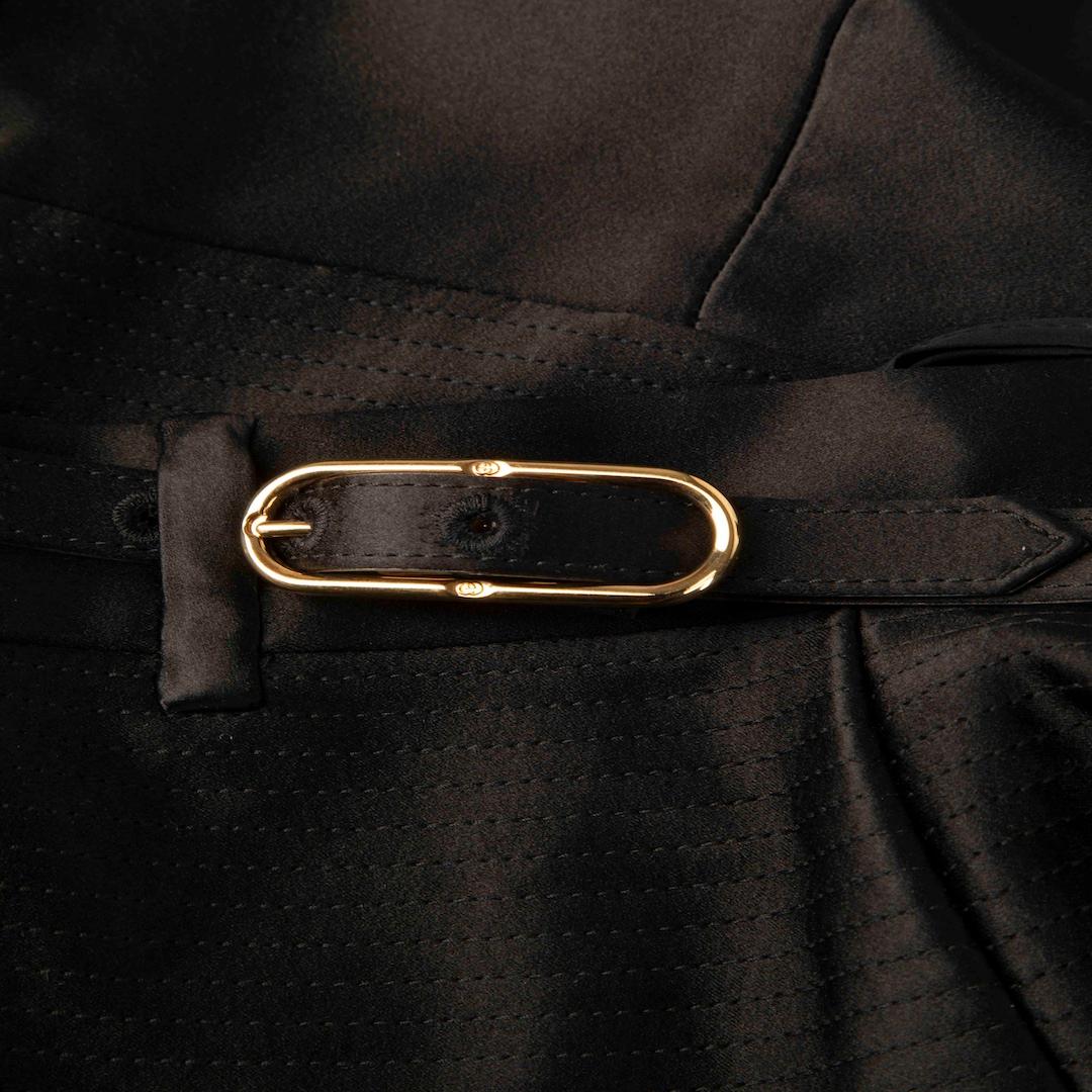 Nero Gucci Gonna midi in seta nera con cintura taglia M. in vendita