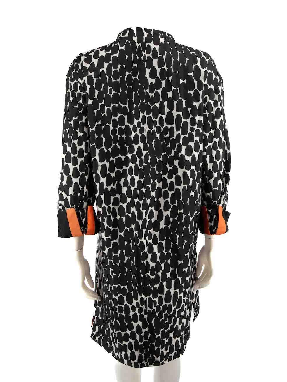Gucci Black Silk Spot Print Coat Size XL In Excellent Condition For Sale In London, GB