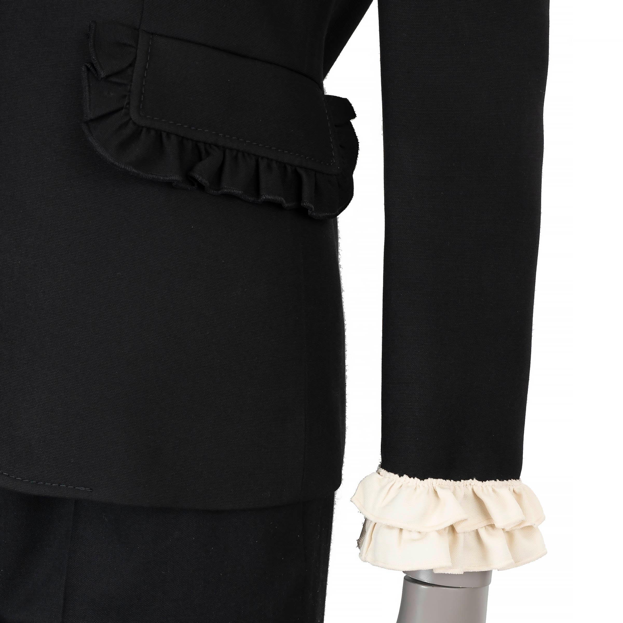 Donna Gucci blazer nero in seta e lana 2016 con bordo RUFLFEGiacca 40 S in vendita