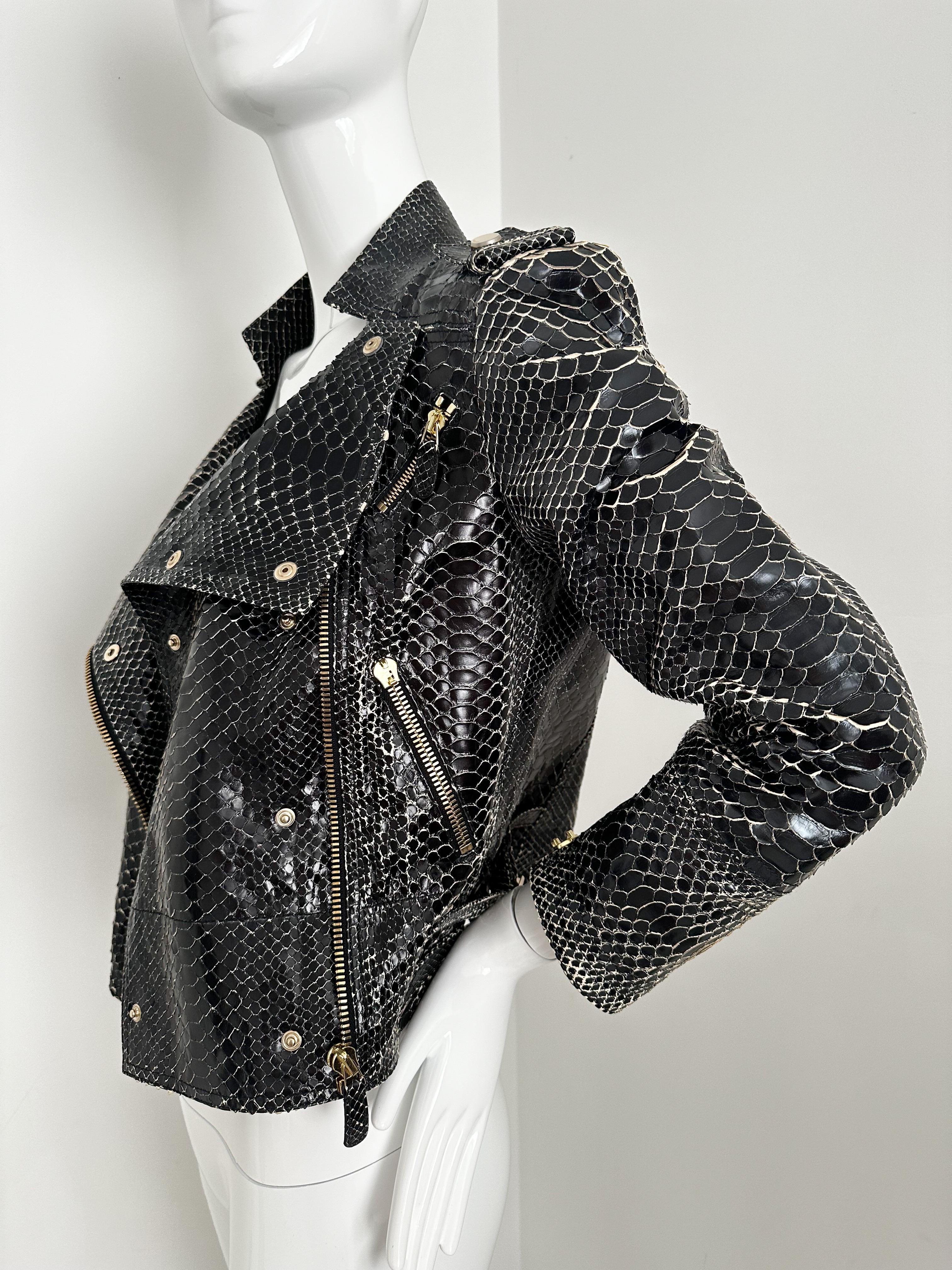 Women's Gucci black snakeskin leather jacket  For Sale