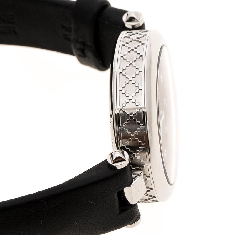 Gucci Diamantissima 141.4 Damenarmbanduhr aus schwarzem Edelstahl:: 32 mm im Zustand „Neu“ in Dubai, Al Qouz 2