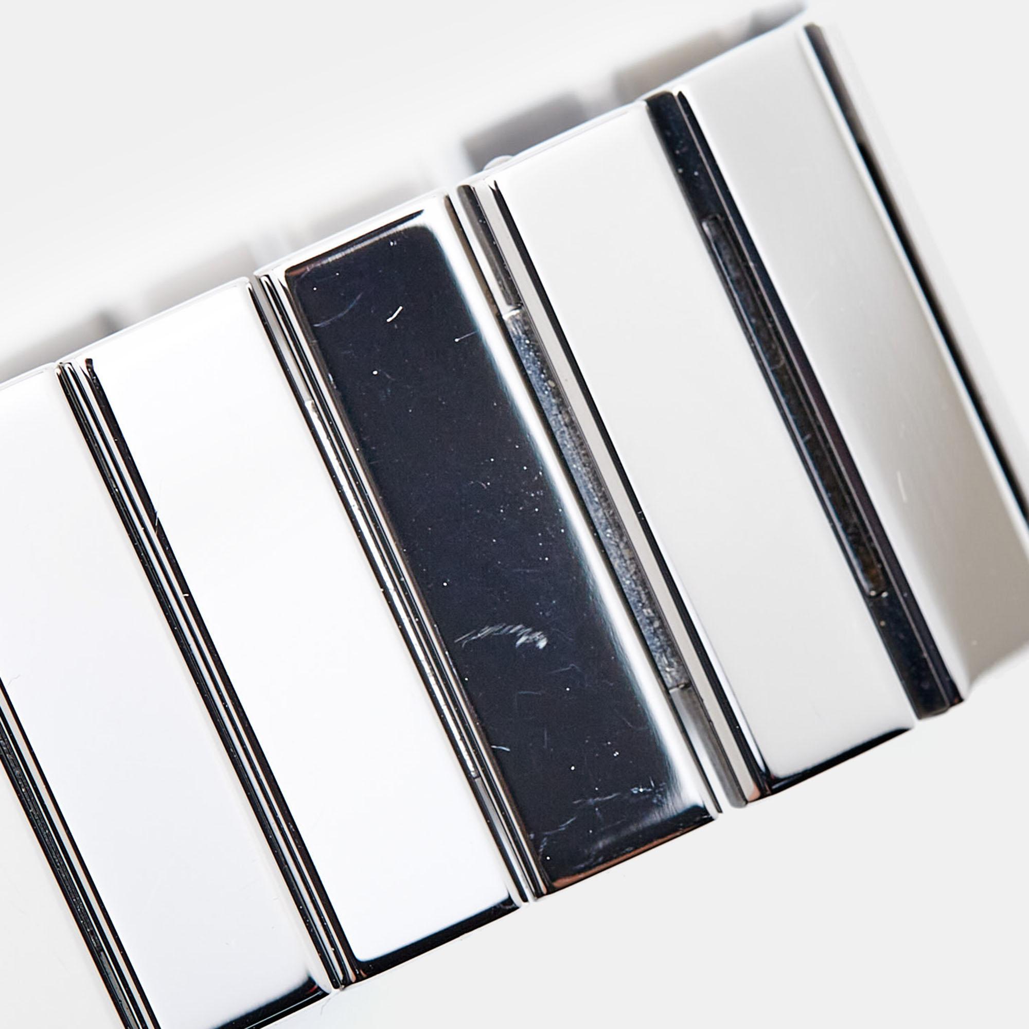 Gucci Black Stainless Steel Interlocking G YA133307 Women's Wristwatch 37 mm For Sale 4