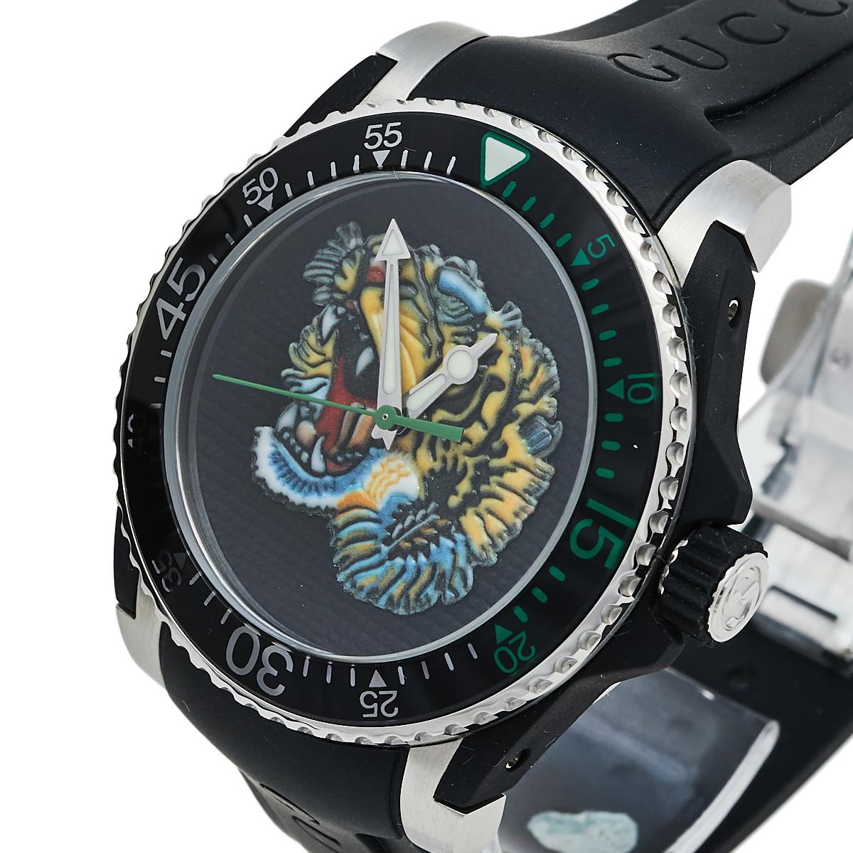 Contemporary Gucci Black Stainless Steel Tiger Motif Dive YA136318 Men's Wristwatch 40 mm