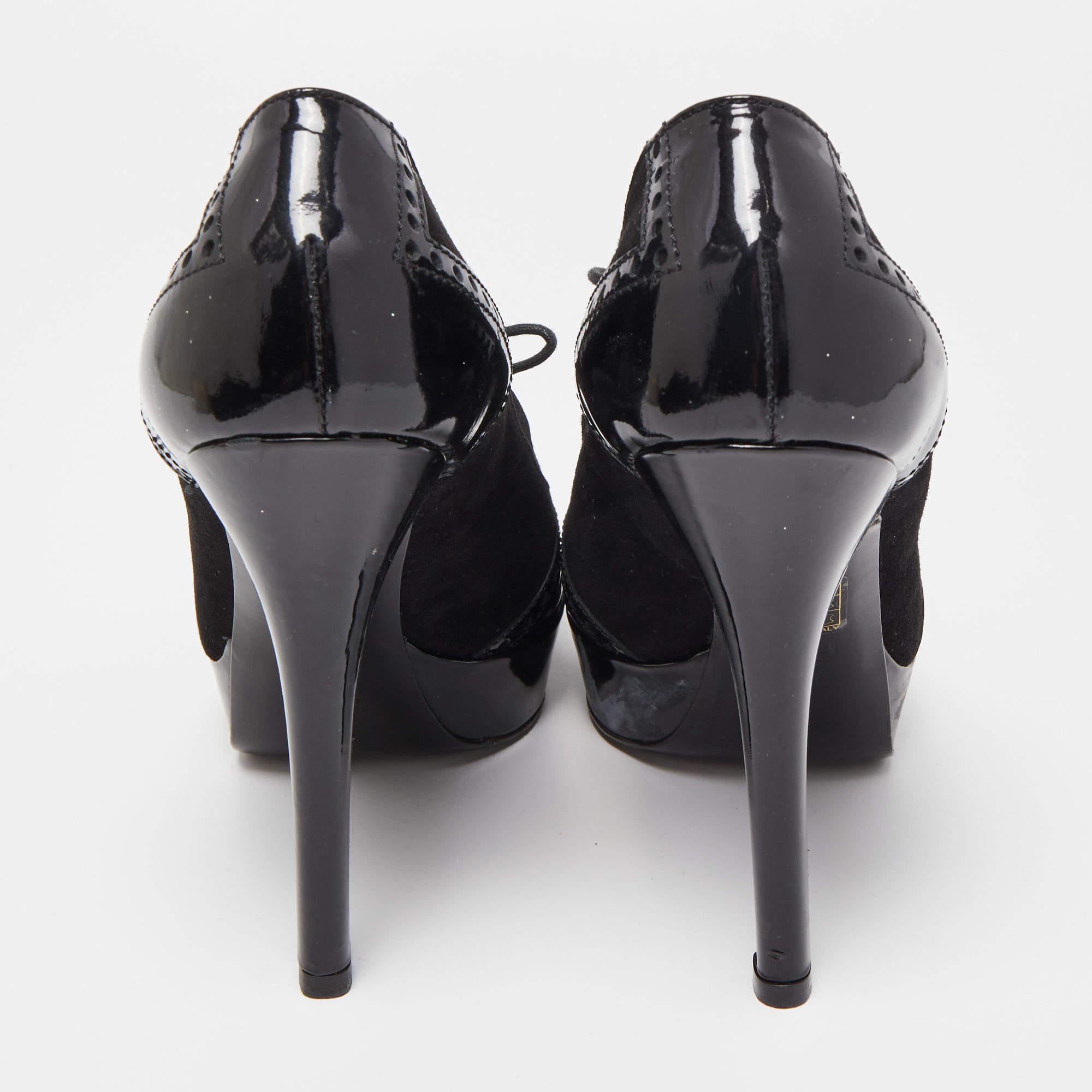 Gucci Schwarze Plateau Pumps aus Wildleder und Lackleder mit Schnürung aus Lackleder Größe 38,5 1