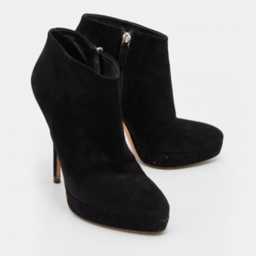 Gucci Black Suede Ankle Length Platform Boots Size 37 Bon état - En vente à Dubai, Al Qouz 2