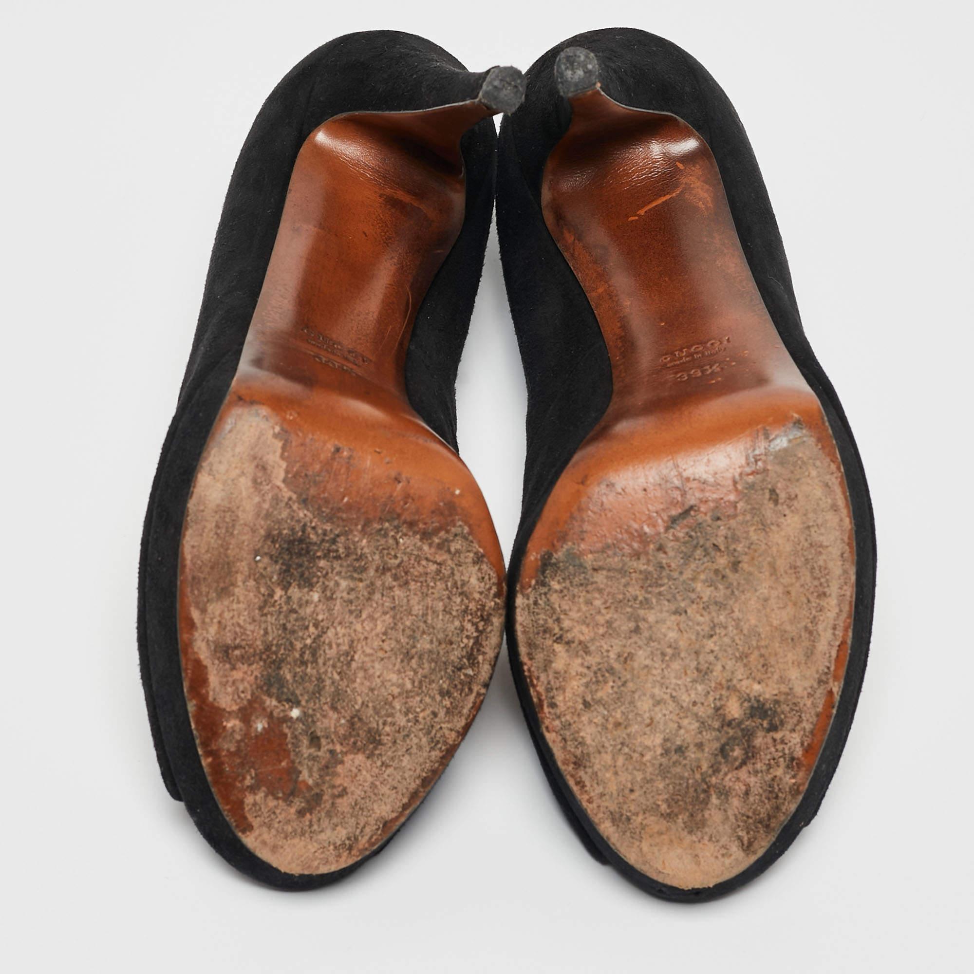 Gucci Schwarze Wildleder Betty T-Riemen-Pumps mit T-Riemen Größe 39,5 im Angebot 2