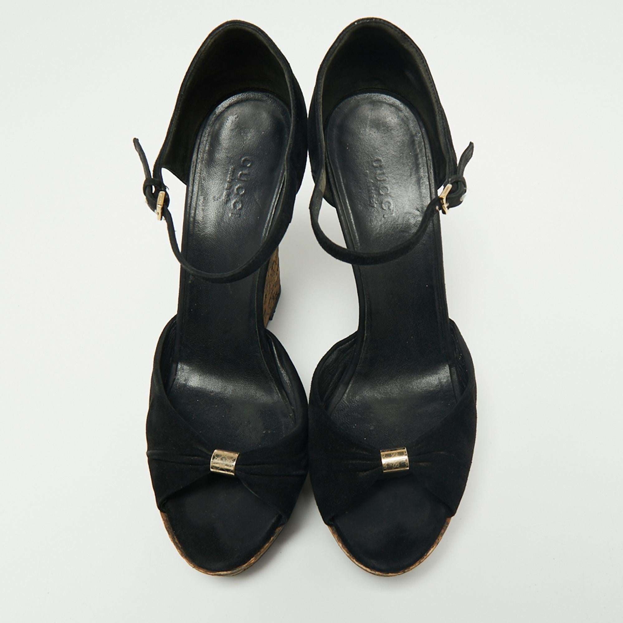 Gucci Black Suede Cork Wedge Platform Sandals Size 38 In Good Condition In Dubai, Al Qouz 2