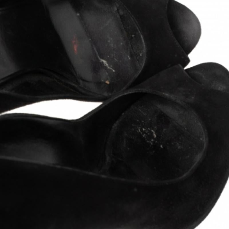 Noir Gucci - Escarpins en daim noir à talons et ornements en cristal - Taille 39 en vente