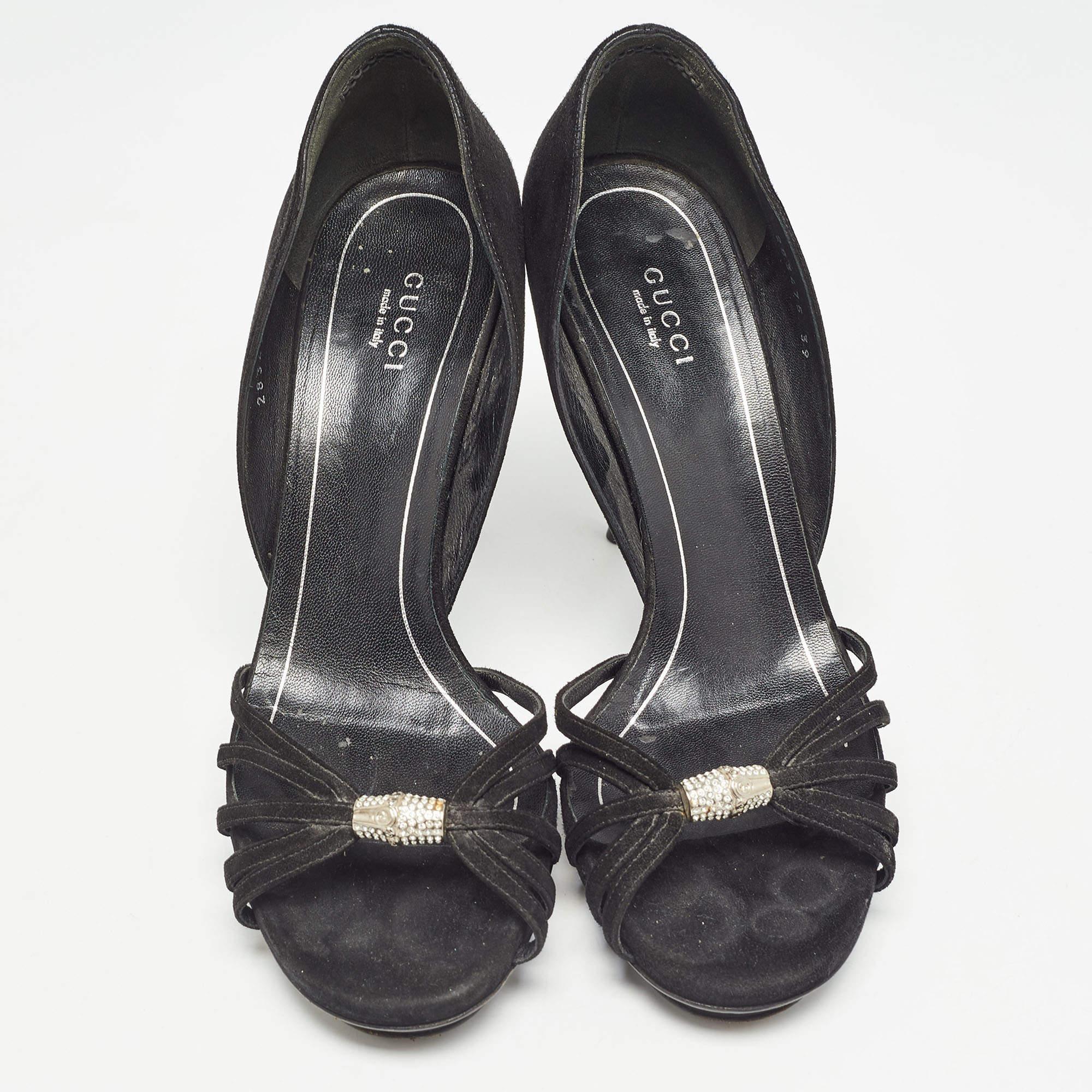 Gucci Black Suede Crystal Embellished Open Toe Pumps Size 39 In Good Condition For Sale In Dubai, Al Qouz 2