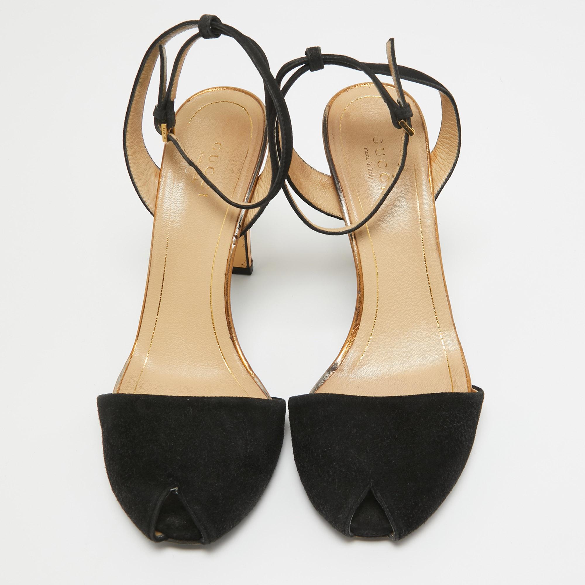 Noir Gucci Sandales Delphine en daim noir Taille 37 en vente