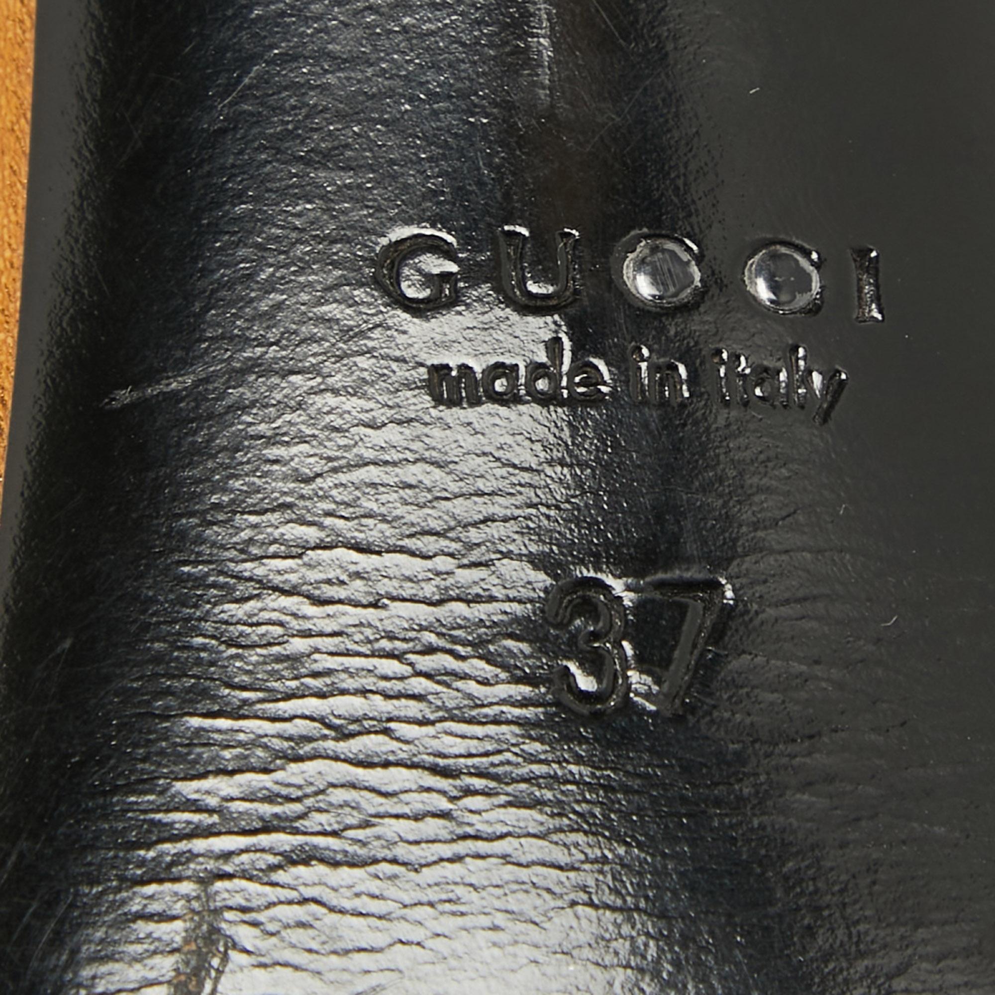 Gucci Sandales Delphine en daim noir Taille 37 en vente 2