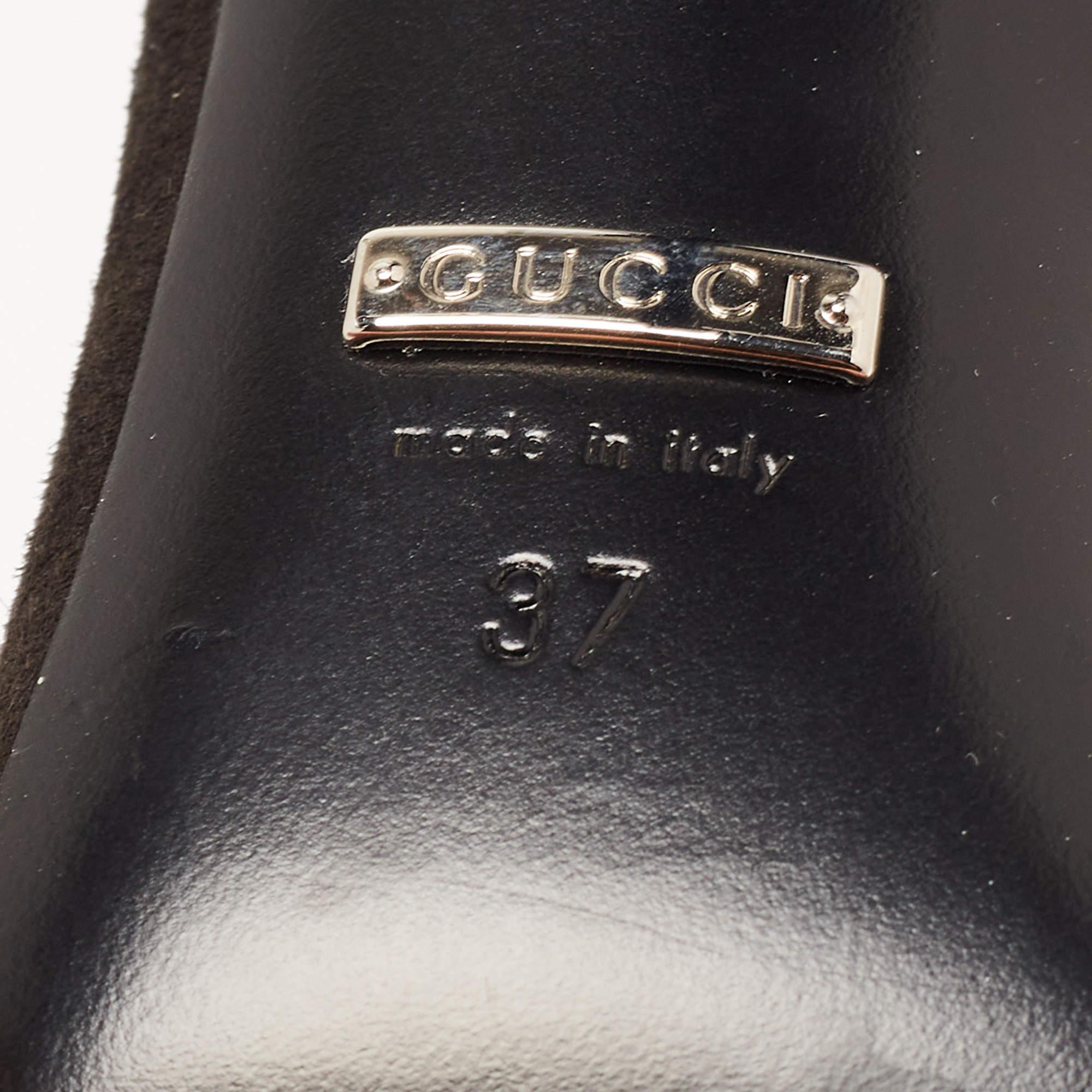 Gucci Schwarze Mallory-Sandalen aus Wildleder mit Wildlederverzierung Größe 37 im Angebot 4
