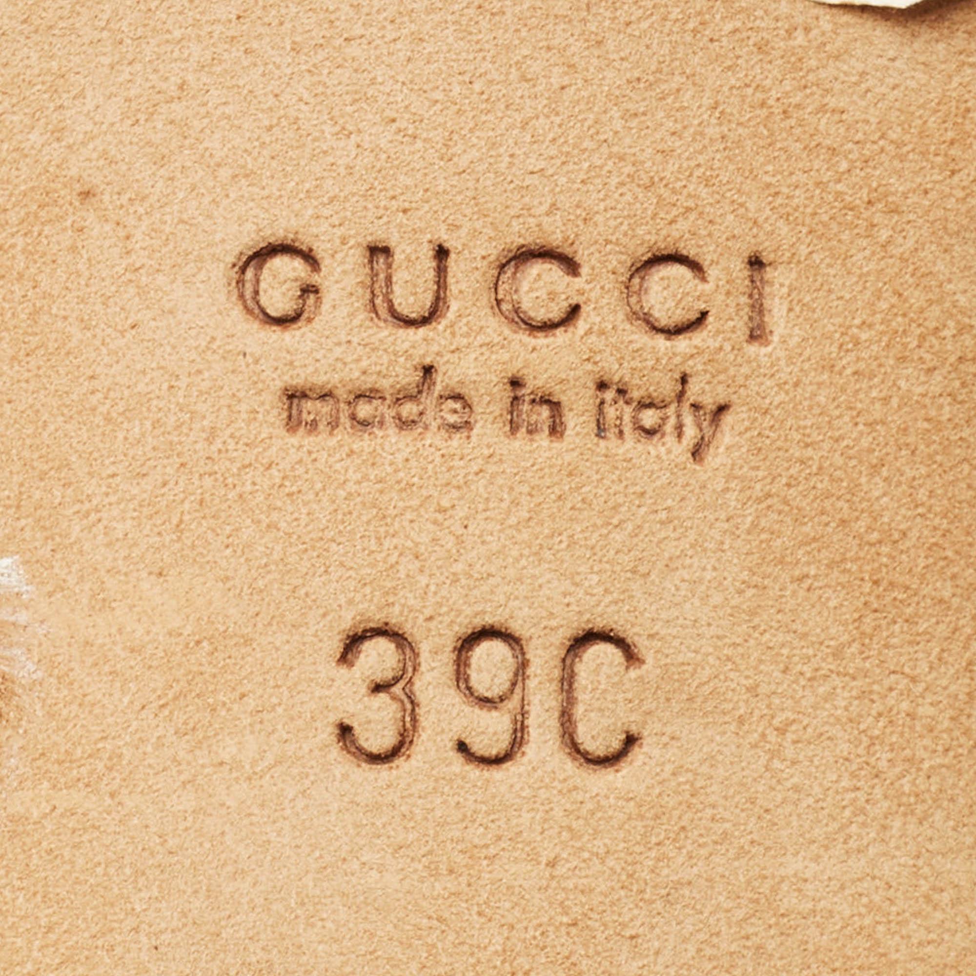 Gucci Sandali con cinturino alla caviglia in pelle scamosciata nera misura 39 in vendita 4