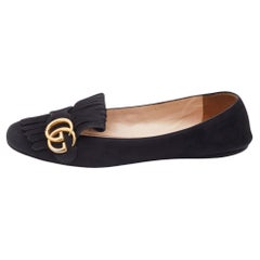 Gucci - Chaussures de ballet en daim noir GG Marmont avec franges, taille 39,5