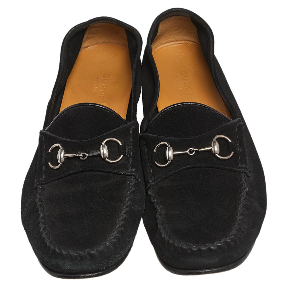 Gucci Black Suede Horsebit Loafers Size 39.5 In Good Condition In Dubai, Al Qouz 2