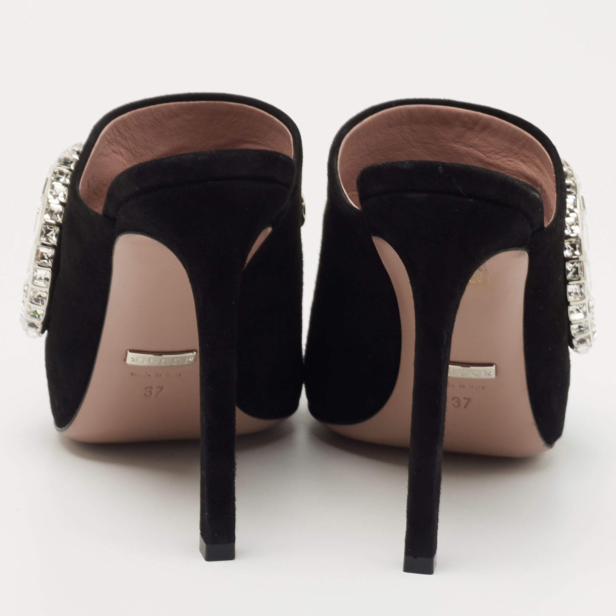 Gucci Black Suede Maxime Crystal Embellished Mule Sandals Size 37 In Good Condition In Dubai, Al Qouz 2