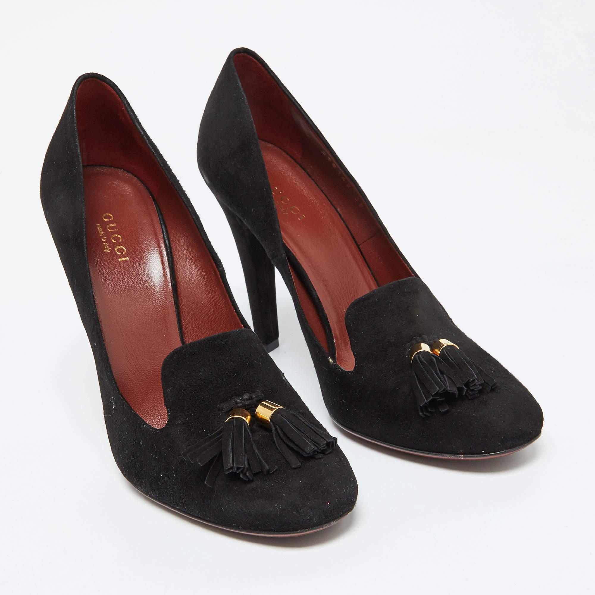 Gucci - Mocassins à glands Mischa en daim noir - Taille 39 Bon état - En vente à Dubai, Al Qouz 2